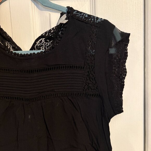 Black Lace-Detailed Top Size Small - Picture 4 of 4
